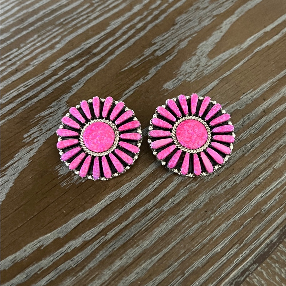 Navajo Pink Cluster Earrings - Picture 5 of 8